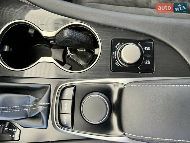 Черный Лексус РХ, объемом двигателя 2 л и пробегом 76 тыс. км за 32999 $, фото 15 на Automoto.ua