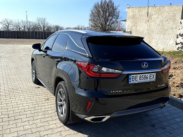 Черный Лексус РХ, объемом двигателя 2 л и пробегом 85 тыс. км за 32900 $, фото 3 на Automoto.ua