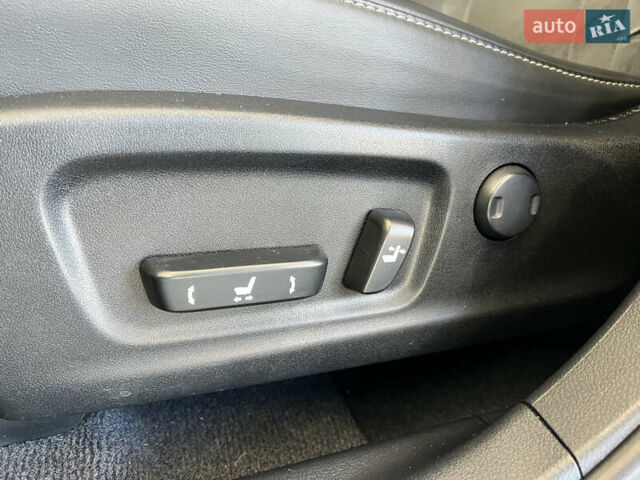 Черный Лексус РХ, объемом двигателя 2 л и пробегом 76 тыс. км за 32999 $, фото 12 на Automoto.ua