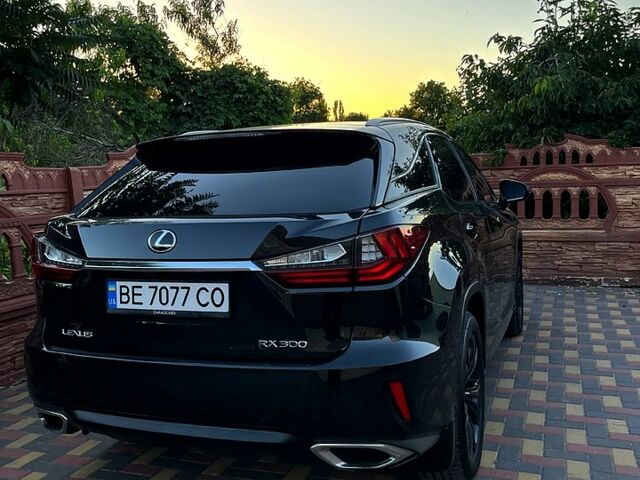 Чорний Лексус РХ, об'ємом двигуна 2 л та пробігом 135 тис. км за 36700 $, фото 2 на Automoto.ua