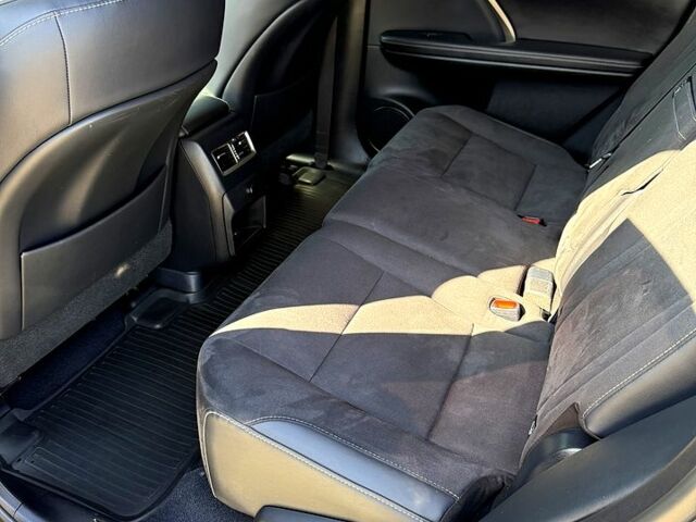 Черный Лексус РХ, объемом двигателя 2 л и пробегом 85 тыс. км за 32900 $, фото 6 на Automoto.ua