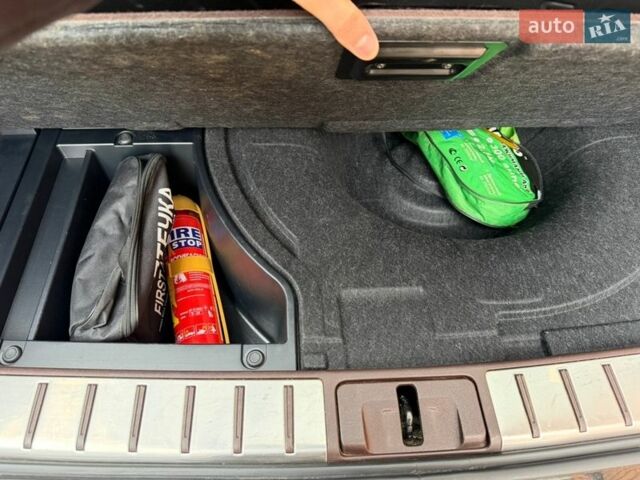 Чорний Лексус РХ, об'ємом двигуна 2 л та пробігом 104 тис. км за 33900 $, фото 36 на Automoto.ua