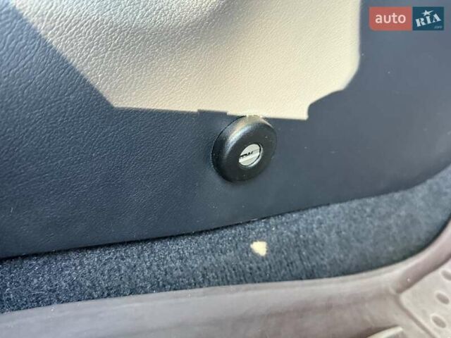 Черный Лексус РХ, объемом двигателя 2 л и пробегом 59 тыс. км за 42950 $, фото 83 на Automoto.ua