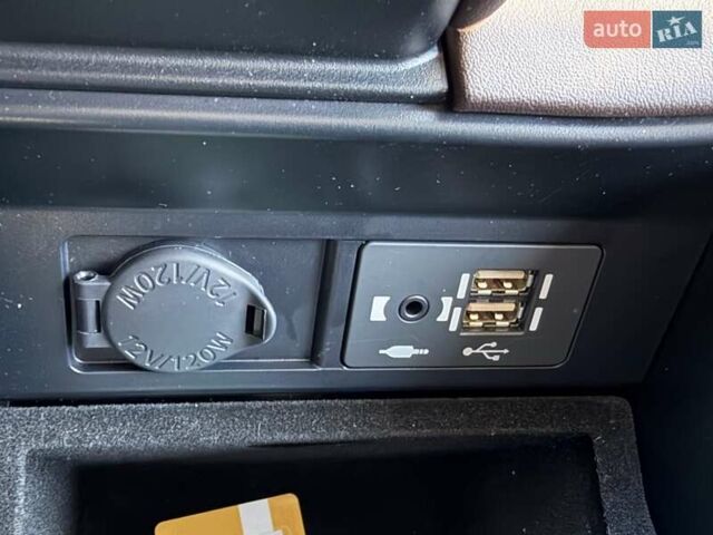 Черный Лексус РХ, объемом двигателя 2 л и пробегом 59 тыс. км за 42950 $, фото 100 на Automoto.ua