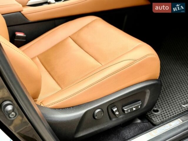Черный Лексус РХ, объемом двигателя 2 л и пробегом 20 тыс. км за 44900 $, фото 23 на Automoto.ua