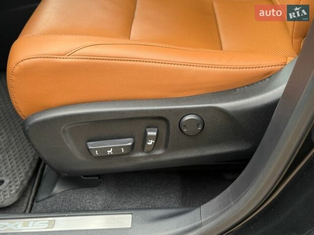 Черный Лексус РХ, объемом двигателя 2 л и пробегом 20 тыс. км за 44900 $, фото 17 на Automoto.ua