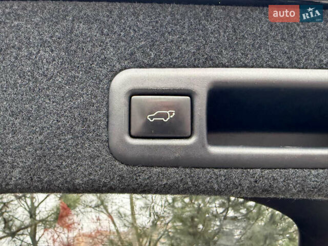 Черный Лексус РХ, объемом двигателя 2 л и пробегом 126 тыс. км за 33999 $, фото 13 на Automoto.ua