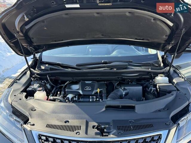 Черный Лексус РХ, объемом двигателя 2 л и пробегом 59 тыс. км за 42950 $, фото 45 на Automoto.ua