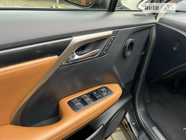 Чорний Лексус РХ, об'ємом двигуна 2 л та пробігом 160 тис. км за 41750 $, фото 3 на Automoto.ua