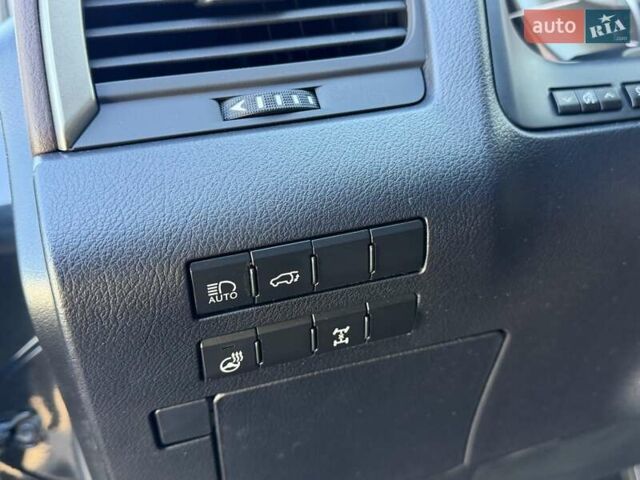 Черный Лексус РХ, объемом двигателя 2 л и пробегом 59 тыс. км за 42950 $, фото 54 на Automoto.ua