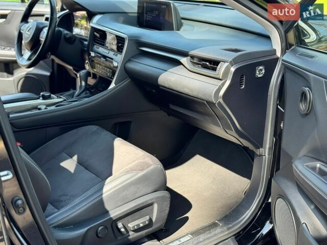 Черный Лексус РХ, объемом двигателя 2 л и пробегом 119 тыс. км за 38000 $, фото 15 на Automoto.ua