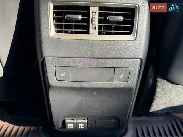 Черный Лексус РХ, объемом двигателя 2 л и пробегом 59 тыс. км за 42950 $, фото 75 на Automoto.ua