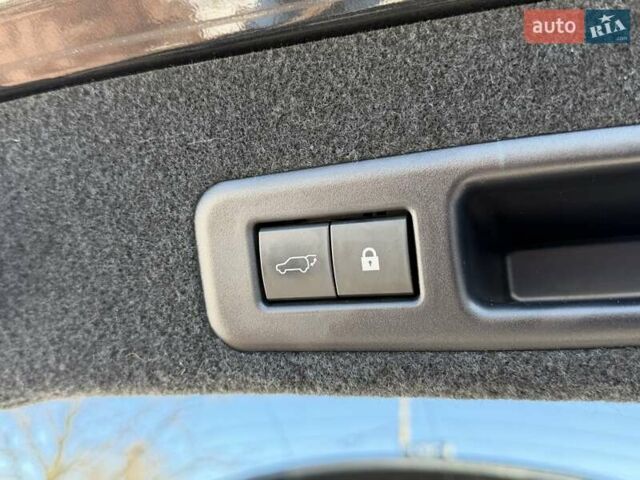 Черный Лексус РХ, объемом двигателя 2 л и пробегом 59 тыс. км за 42950 $, фото 68 на Automoto.ua