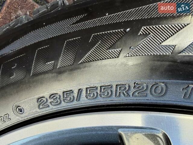 Черный Лексус РХ, объемом двигателя 2 л и пробегом 59 тыс. км за 42950 $, фото 42 на Automoto.ua