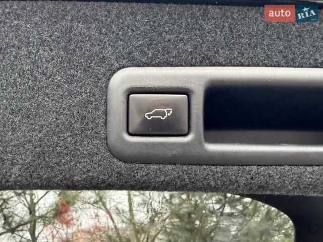 Черный Лексус РХ, объемом двигателя 2 л и пробегом 120 тыс. км за 34900 $, фото 19 на Automoto.ua
