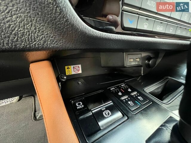 Чорний Лексус РХ, об'ємом двигуна 2 л та пробігом 185 тис. км за 39750 $, фото 32 на Automoto.ua
