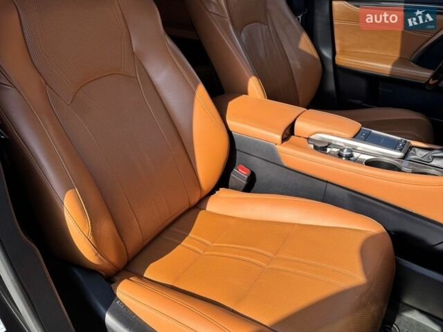 Черный Лексус РХ, объемом двигателя 3.5 л и пробегом 139 тыс. км за 54500 $, фото 20 на Automoto.ua