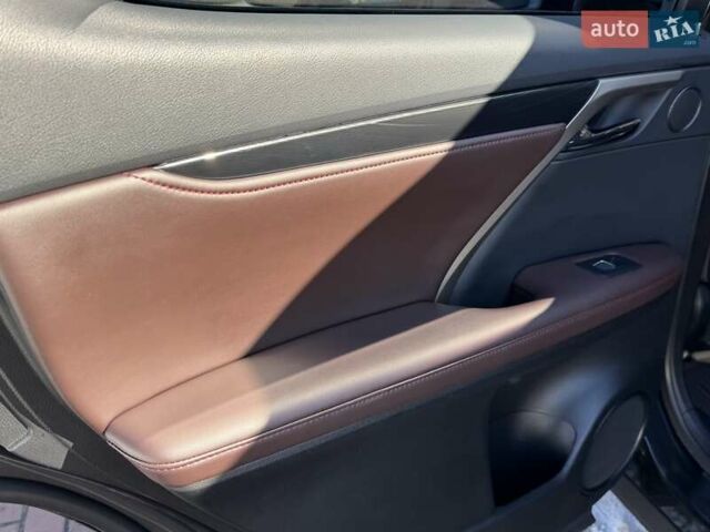 Черный Лексус РХ, объемом двигателя 2 л и пробегом 59 тыс. км за 42950 $, фото 58 на Automoto.ua