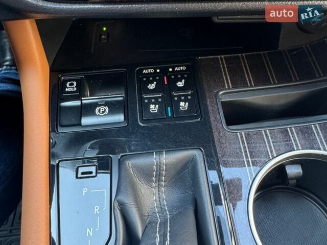 Чорний Лексус РХ, об'ємом двигуна 3.5 л та пробігом 139 тис. км за 56500 $, фото 13 на Automoto.ua