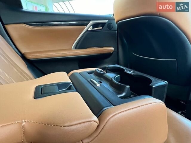 Чорний Лексус РХ, об'ємом двигуна 2 л та пробігом 185 тис. км за 39750 $, фото 49 на Automoto.ua