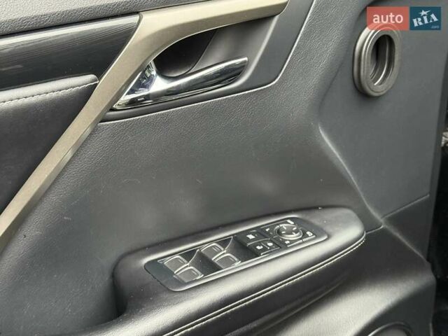 Черный Лексус РХ, объемом двигателя 2 л и пробегом 120 тыс. км за 34900 $, фото 22 на Automoto.ua