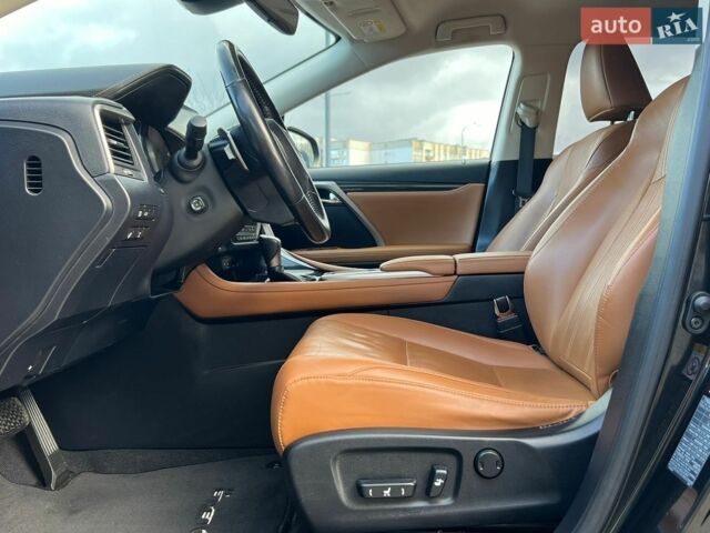 Чорний Лексус РХ, об'ємом двигуна 2 л та пробігом 185 тис. км за 39750 $, фото 27 на Automoto.ua