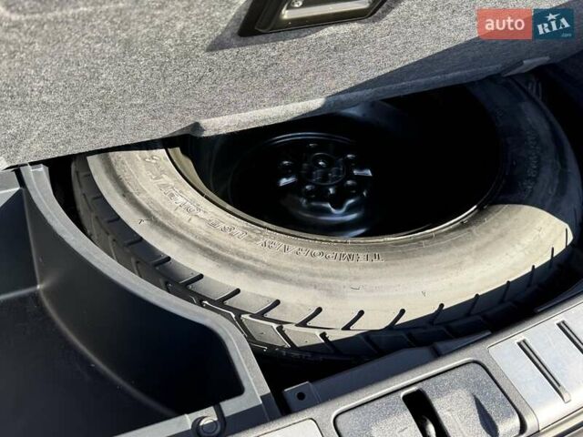 Черный Лексус РХ, объемом двигателя 2 л и пробегом 59 тыс. км за 42950 $, фото 66 на Automoto.ua