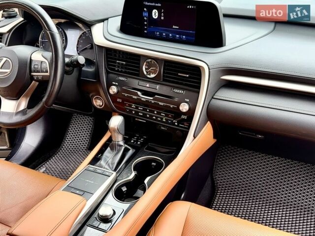 Черный Лексус РХ, объемом двигателя 2 л и пробегом 20 тыс. км за 44900 $, фото 32 на Automoto.ua