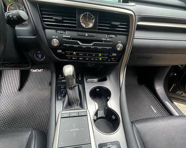 Лексус РХ 2020 в Виннице на Automoto.ua Черный Лексус РХ, объемом двигателя 3.5 л и пробегом 74 тыс. км за 55000 $, фото 39 на Automoto.ua