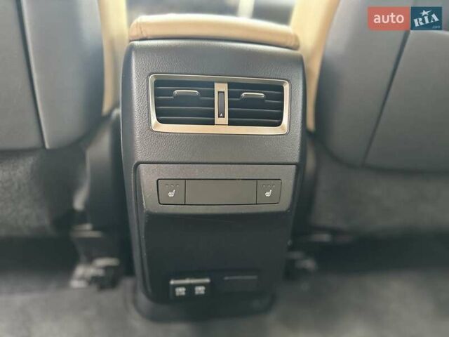 Черный Лексус РХ, объемом двигателя 2 л и пробегом 68 тыс. км за 47000 $, фото 18 на Automoto.ua