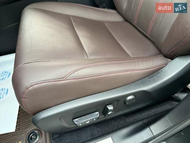 Черный Лексус РХ, объемом двигателя 3.46 л и пробегом 119 тыс. км за 45900 $, фото 26 на Automoto.ua