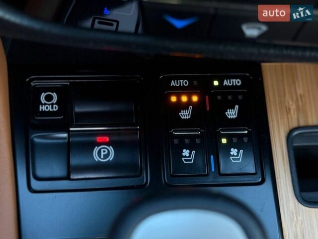 Черный Лексус РХ, объемом двигателя 3.46 л и пробегом 105 тыс. км за 43500 $, фото 27 на Automoto.ua