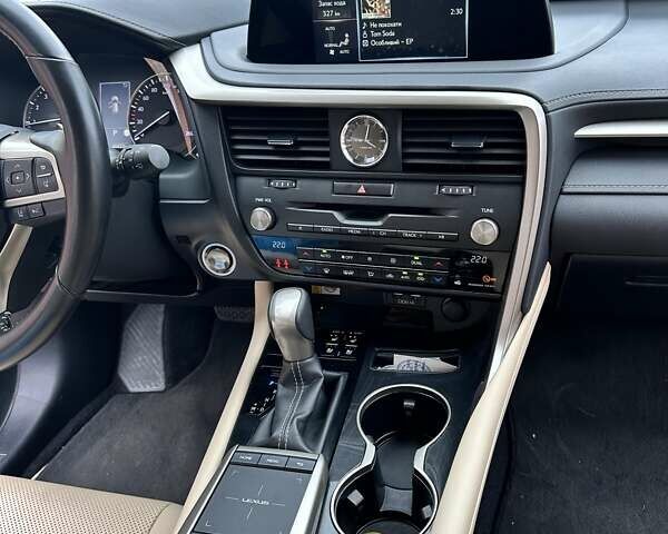 Черный Лексус РХ, объемом двигателя 2 л и пробегом 68 тыс. км за 47000 $, фото 28 на Automoto.ua