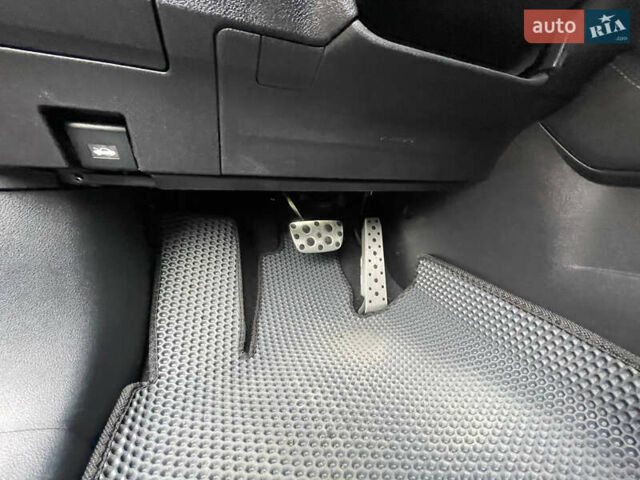 Черный Лексус РХ, объемом двигателя 3.5 л и пробегом 74 тыс. км за 52000 $, фото 52 на Automoto.ua