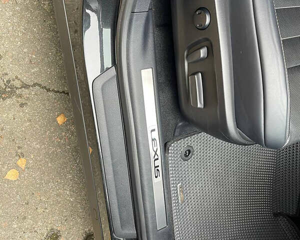 Лексус РХ 2020 в Виннице на Automoto.ua Черный Лексус РХ, объемом двигателя 3.5 л и пробегом 74 тыс. км за 55000 $, фото 55 на Automoto.ua