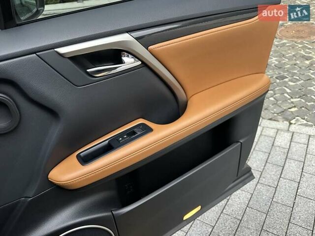 Черный Лексус РХ, объемом двигателя 3.46 л и пробегом 46 тыс. км за 55400 $, фото 70 на Automoto.ua