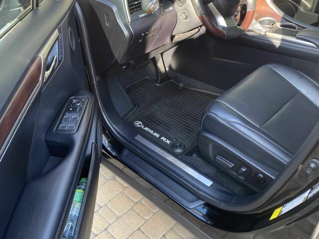 Черный Лексус РХ, объемом двигателя 3.5 л и пробегом 45 тыс. км за 39500 $, фото 1 на Automoto.ua
