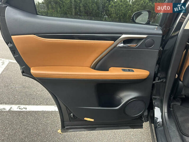 Черный Лексус РХ, объемом двигателя 2 л и пробегом 145 тыс. км за 34000 $, фото 19 на Automoto.ua