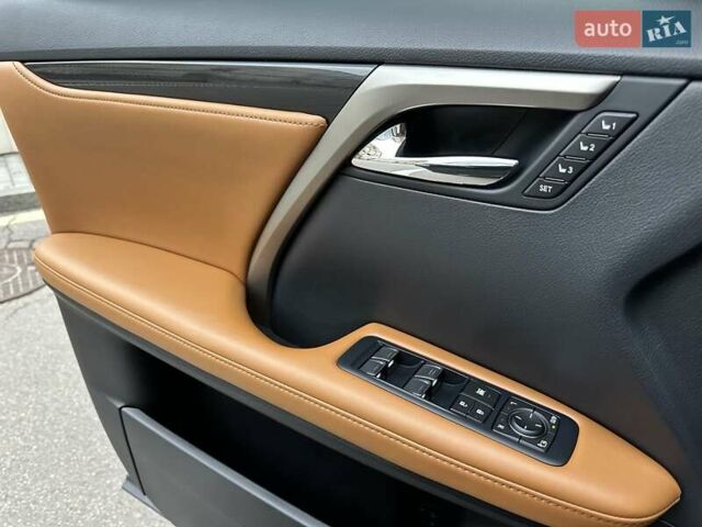 Черный Лексус РХ, объемом двигателя 3.46 л и пробегом 46 тыс. км за 55400 $, фото 33 на Automoto.ua