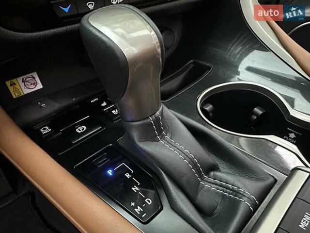 Черный Лексус РХ, объемом двигателя 3.46 л и пробегом 46 тыс. км за 55400 $, фото 54 на Automoto.ua