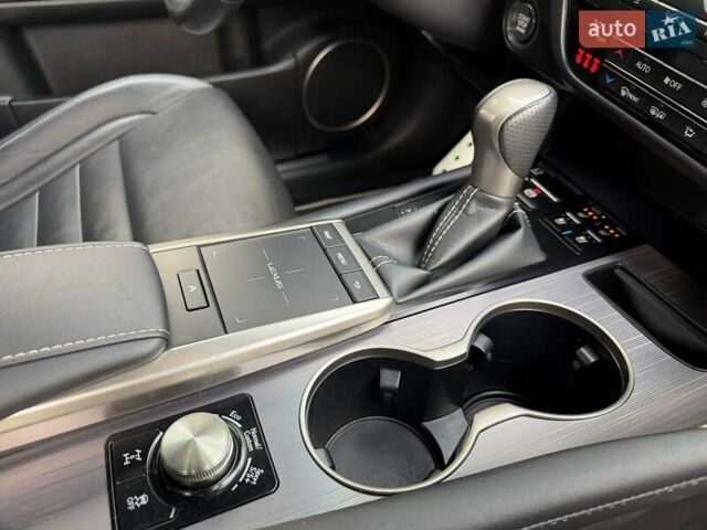 Чорний Лексус РХ, об'ємом двигуна 3.46 л та пробігом 47 тис. км за 44700 $, фото 27 на Automoto.ua