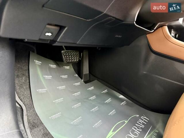 Черный Лексус РХ, объемом двигателя 2 л и пробегом 60 тыс. км за 46900 $, фото 29 на Automoto.ua