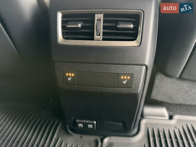 Черный Лексус РХ, объемом двигателя 3.46 л и пробегом 25 тыс. км за 50999 $, фото 30 на Automoto.ua