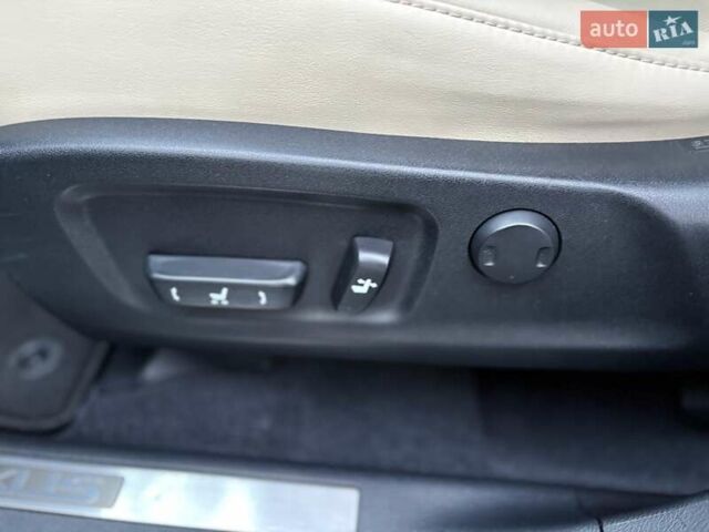 Черный Лексус РХ, объемом двигателя 2 л и пробегом 159 тыс. км за 38900 $, фото 30 на Automoto.ua