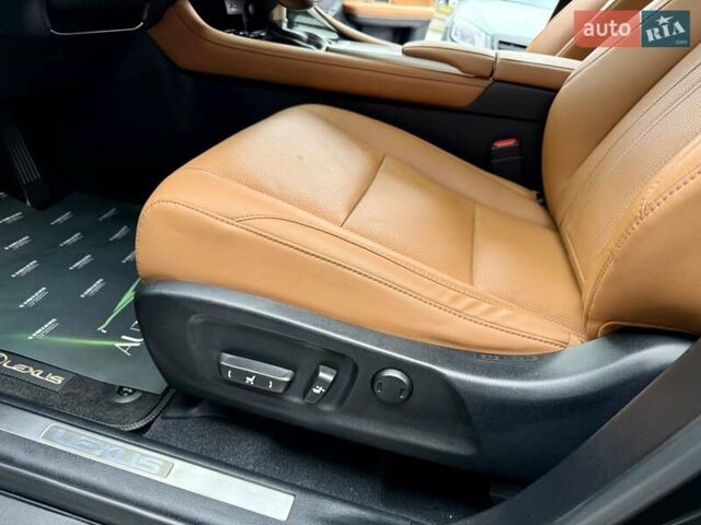 Черный Лексус РХ, объемом двигателя 2 л и пробегом 60 тыс. км за 46900 $, фото 28 на Automoto.ua
