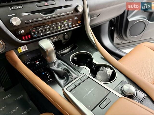 Черный Лексус РХ, объемом двигателя 2 л и пробегом 60 тыс. км за 46900 $, фото 33 на Automoto.ua