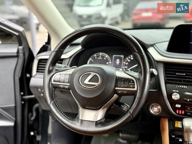 Черный Лексус РХ, объемом двигателя 2 л и пробегом 60 тыс. км за 46900 $, фото 35 на Automoto.ua