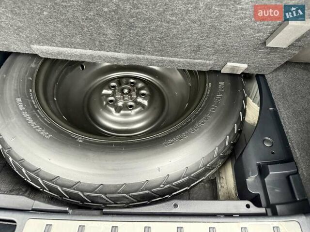 Черный Лексус РХ, объемом двигателя 2 л и пробегом 60 тыс. км за 46900 $, фото 48 на Automoto.ua