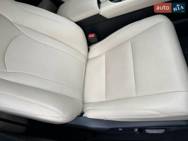 Черный Лексус РХ, объемом двигателя 2 л и пробегом 159 тыс. км за 38900 $, фото 24 на Automoto.ua