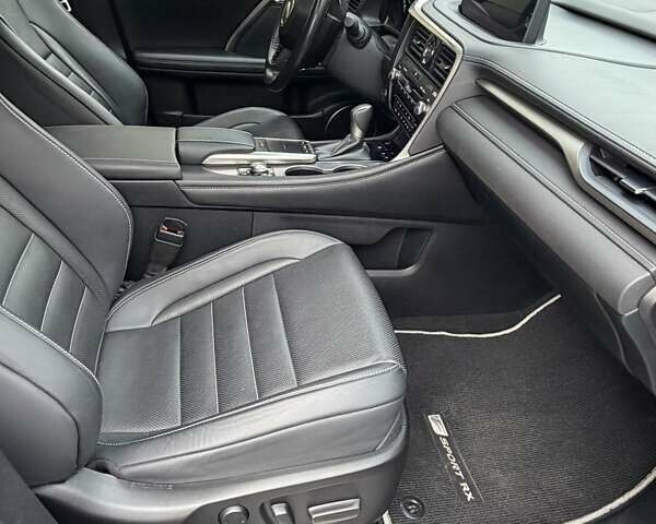 Чорний Лексус РХ, об'ємом двигуна 3.46 л та пробігом 47 тис. км за 44700 $, фото 42 на Automoto.ua